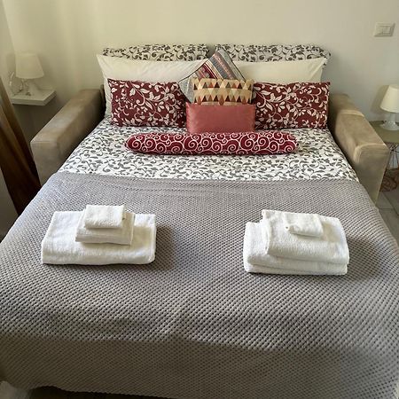 Joy House -Central City Near Metro Arco Della Pace Brera-Entire Apartment Perfect For Work & Play, Nightlife With Ac & Fast Wifi Welcome To The Cool Joy House! Milão Exterior foto