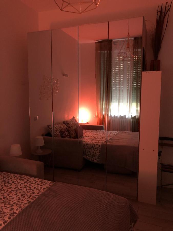 Joy House -Central City Near Metro Arco Della Pace Brera-Entire Apartment Perfect For Work & Play, Nightlife With Ac & Fast Wifi Welcome To The Cool Joy House! Milão Exterior foto