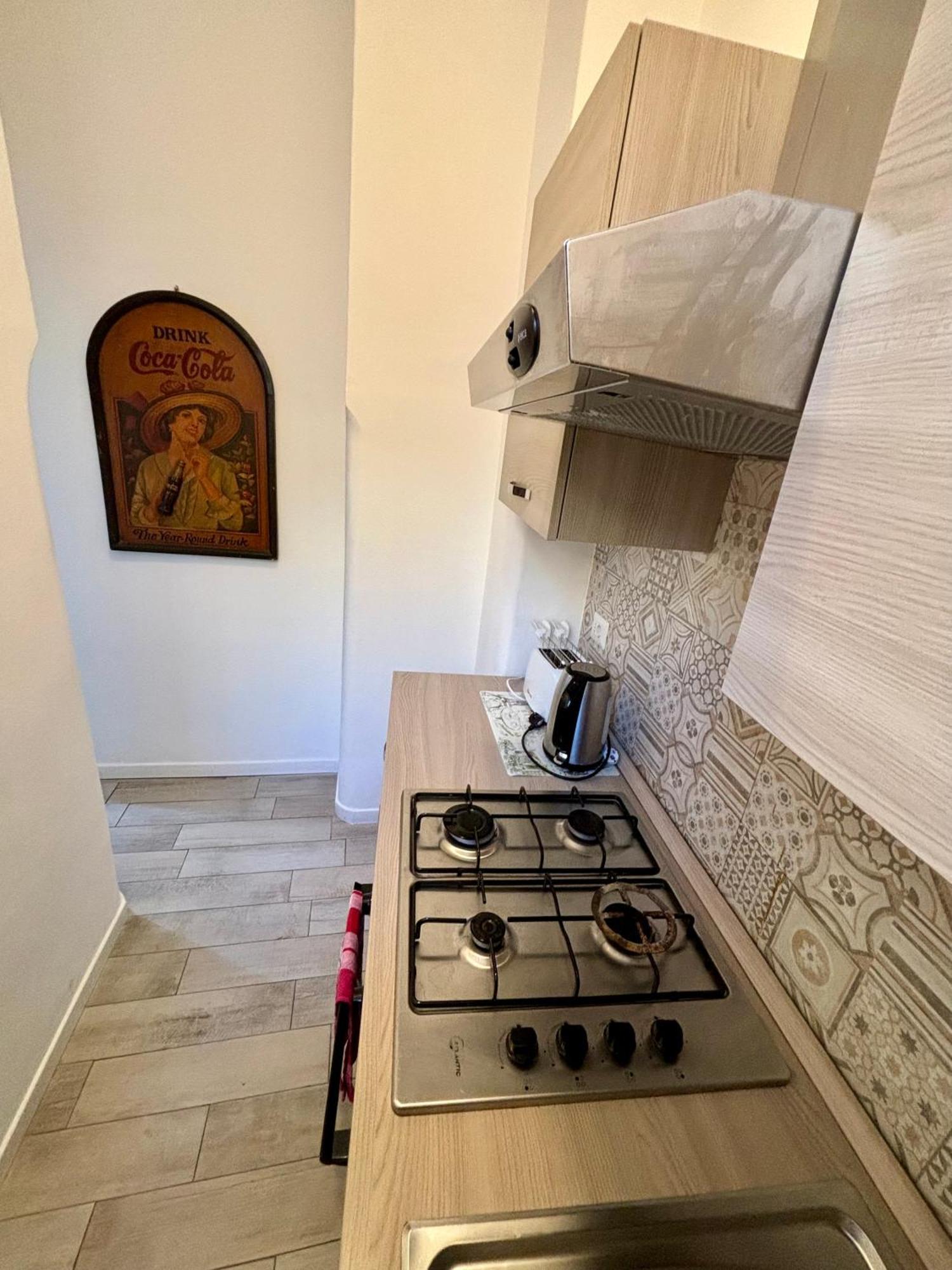 Joy House -Central City Near Metro Arco Della Pace Brera-Entire Apartment Perfect For Work & Play, Nightlife With Ac & Fast Wifi Welcome To The Cool Joy House! Milão Exterior foto