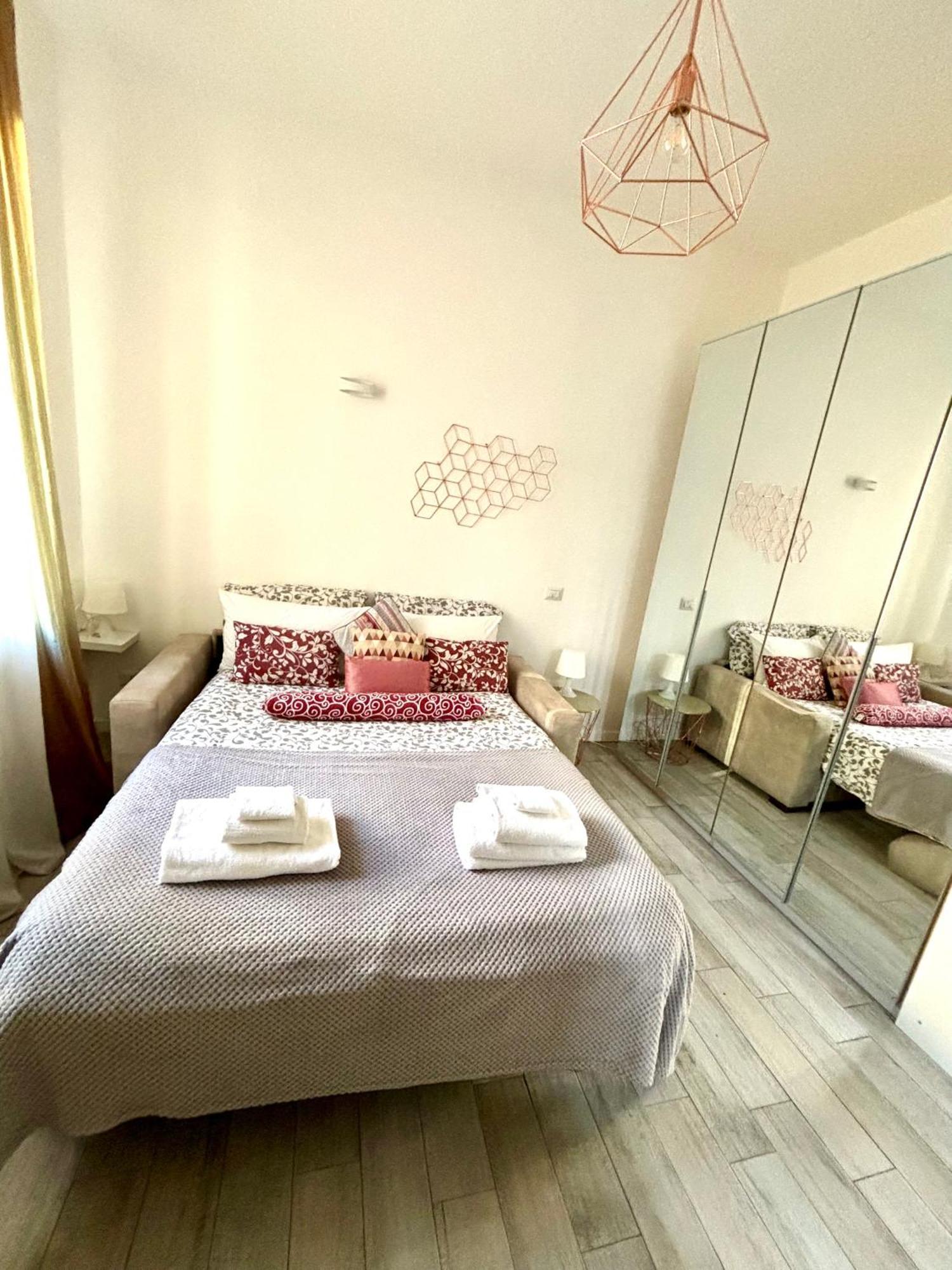 Joy House -Central City Near Metro Arco Della Pace Brera-Entire Apartment Perfect For Work & Play, Nightlife With Ac & Fast Wifi Welcome To The Cool Joy House! Milão Exterior foto