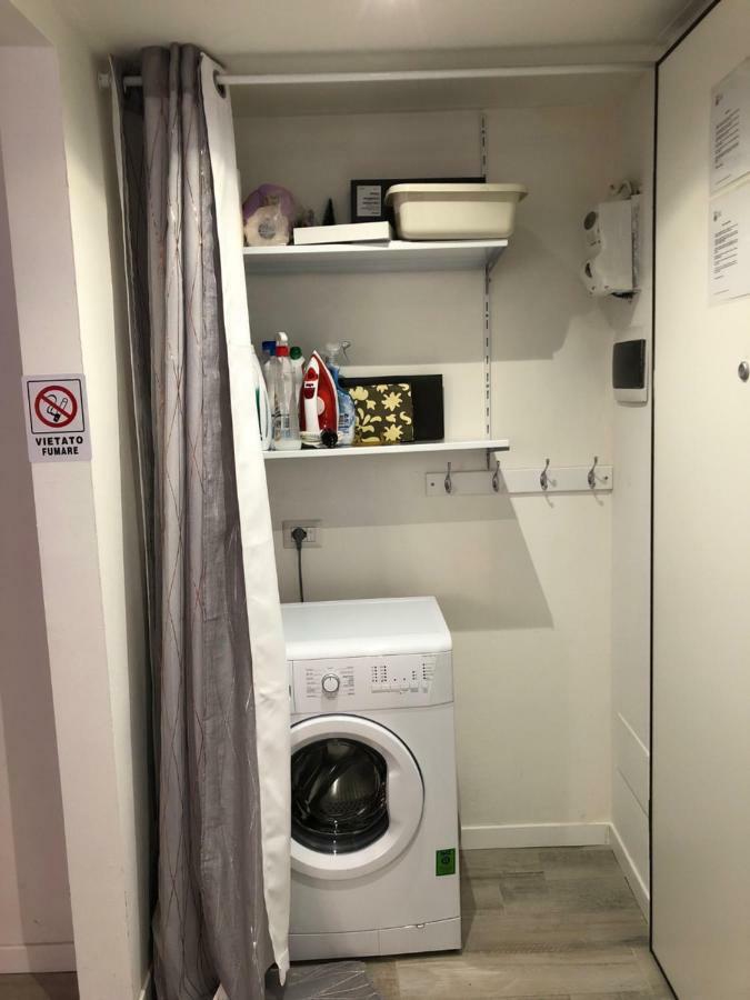 Joy House -Central City Near Metro Arco Della Pace Brera-Entire Apartment Perfect For Work & Play, Nightlife With Ac & Fast Wifi Welcome To The Cool Joy House! Milão Exterior foto